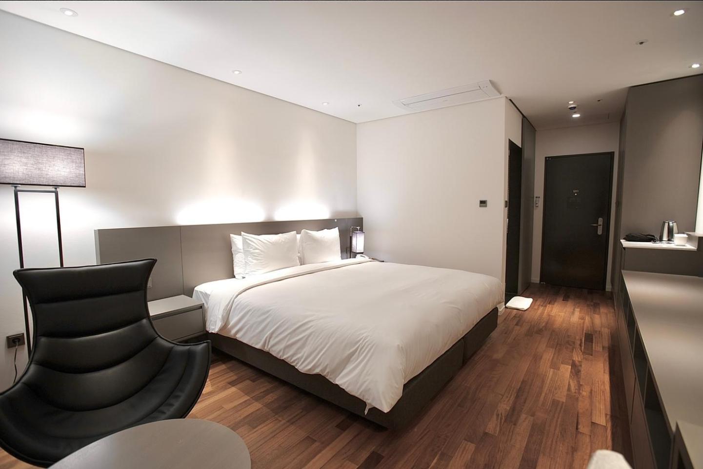 Sky View Hotel Changwon Exterior photo