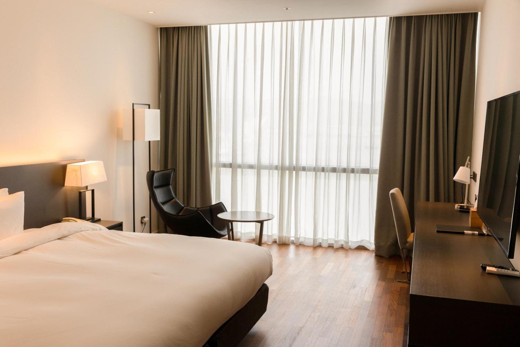 Sky View Hotel Changwon Exterior photo