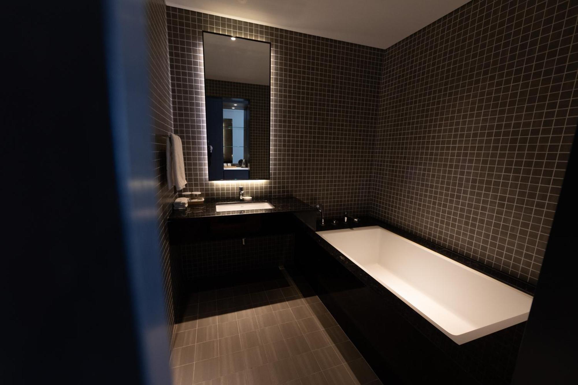 Sky View Hotel Changwon Exterior photo