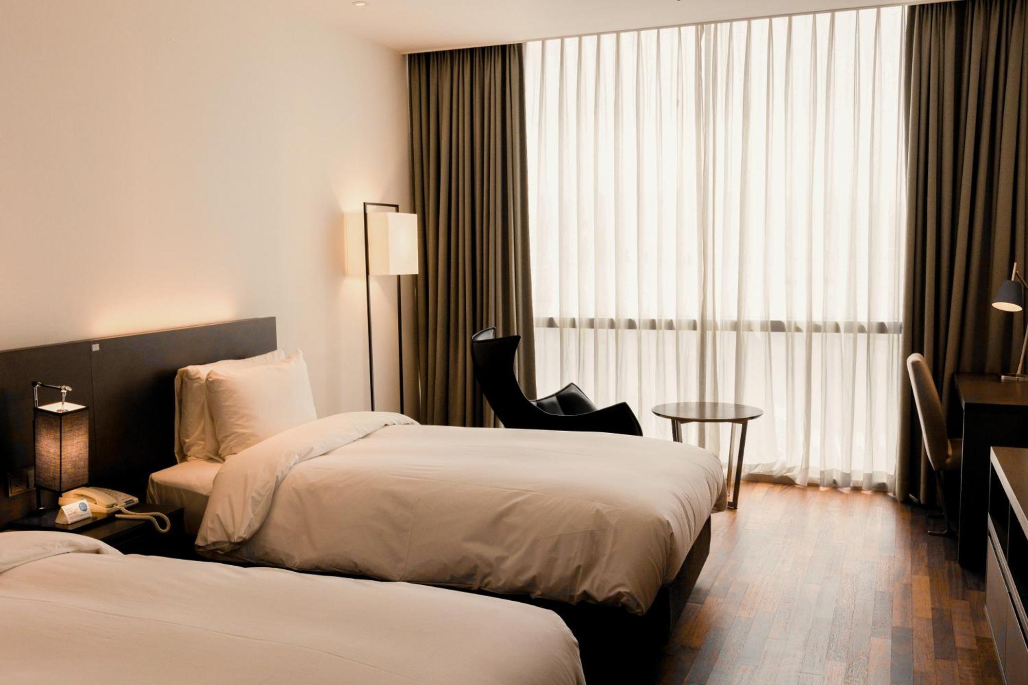 Sky View Hotel Changwon Exterior photo