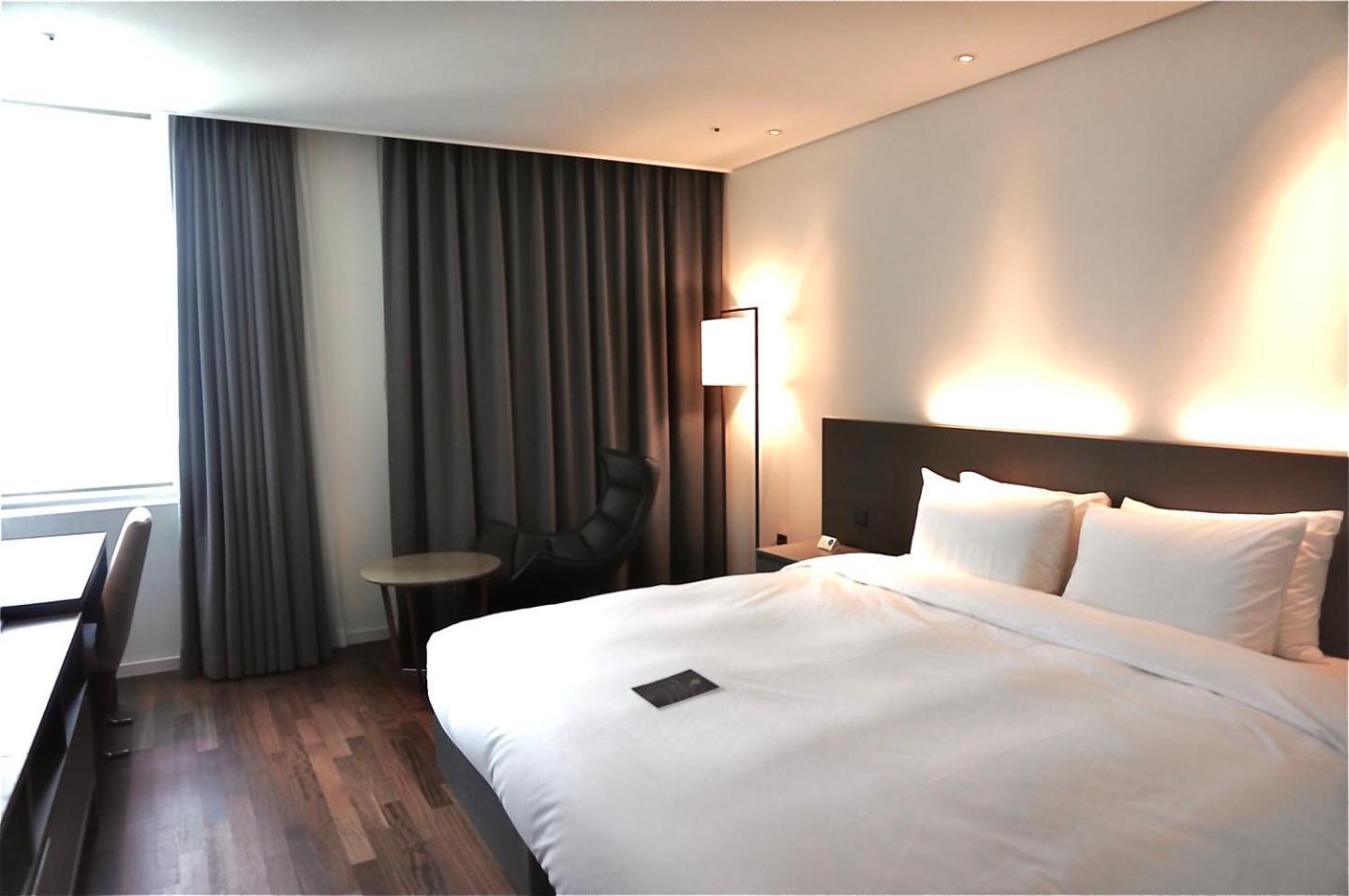 Sky View Hotel Changwon Exterior photo