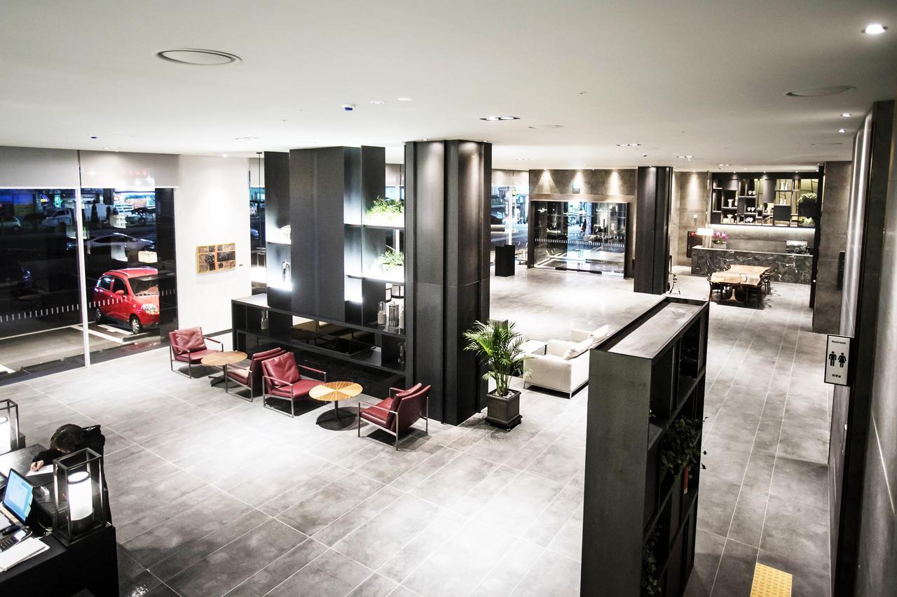 Sky View Hotel Changwon Exterior photo